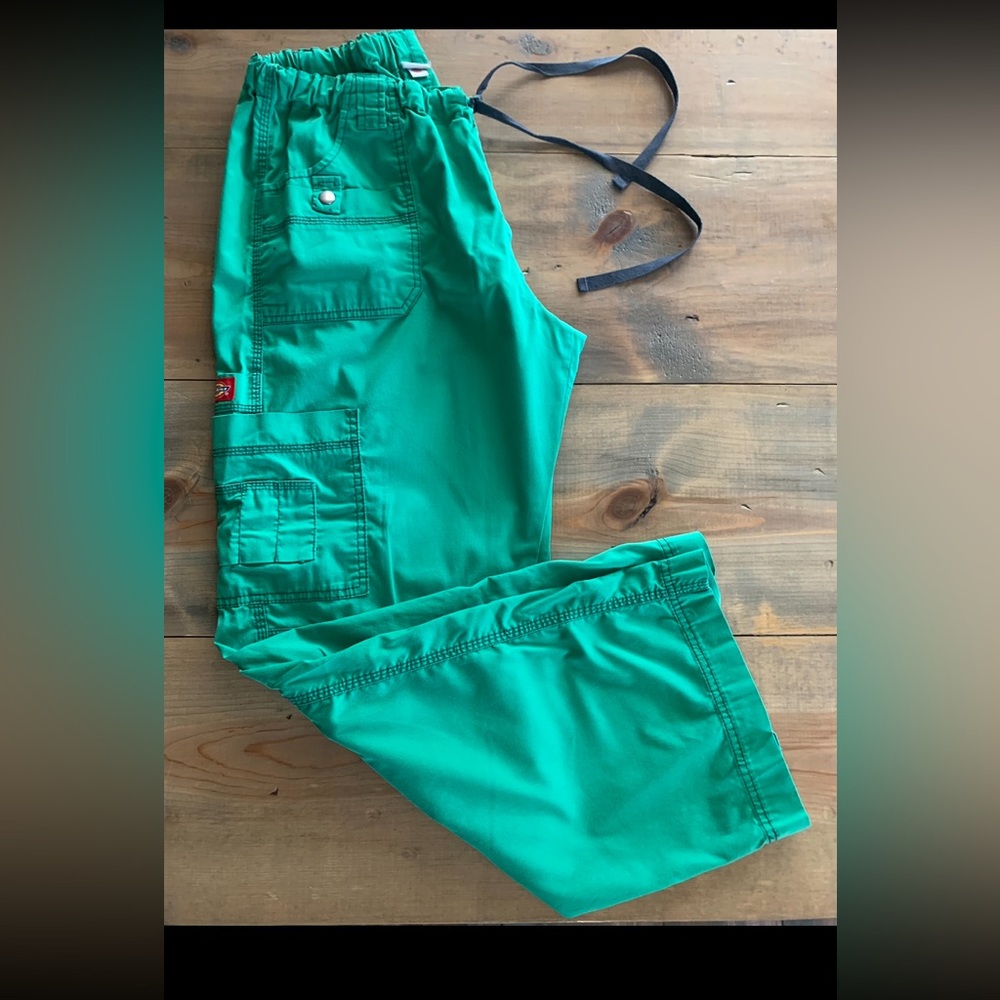 Men’s Large, Dickies, Green Scrubs Pants (Retail: $45)